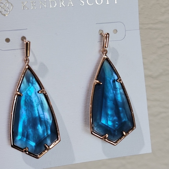 RARE NWT KENDRA SCOTT BLUE FACETED EARRINGS IN ROSE GOLD - Picture 7 of 8